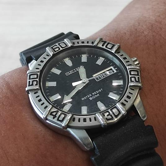 Seiko Diver Quartz Day Date Vintage Not Orient Citizen