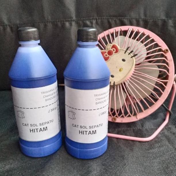 Cat Sol Karet Sepatu Warna Hitam dan Putih Cat Karet Sol Sepatu Sandal