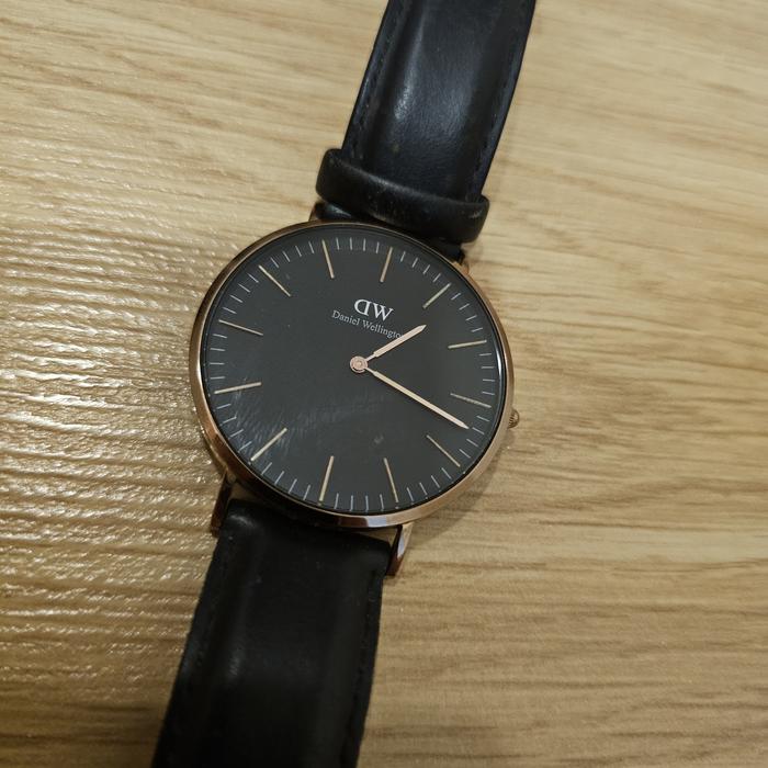 jam tangan pria daniel wellington