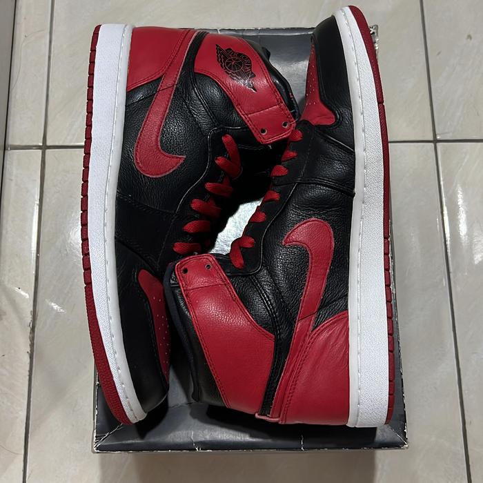 Nike Air Jordan 1 High Retro OG Banned 2011 ORIGINAL