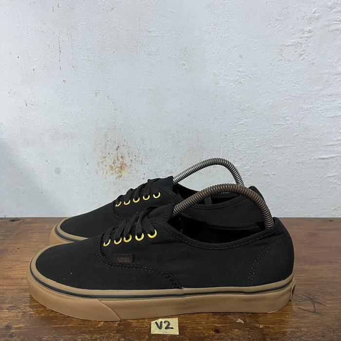Sepatu second ori vans authentic black rubber gum size 40