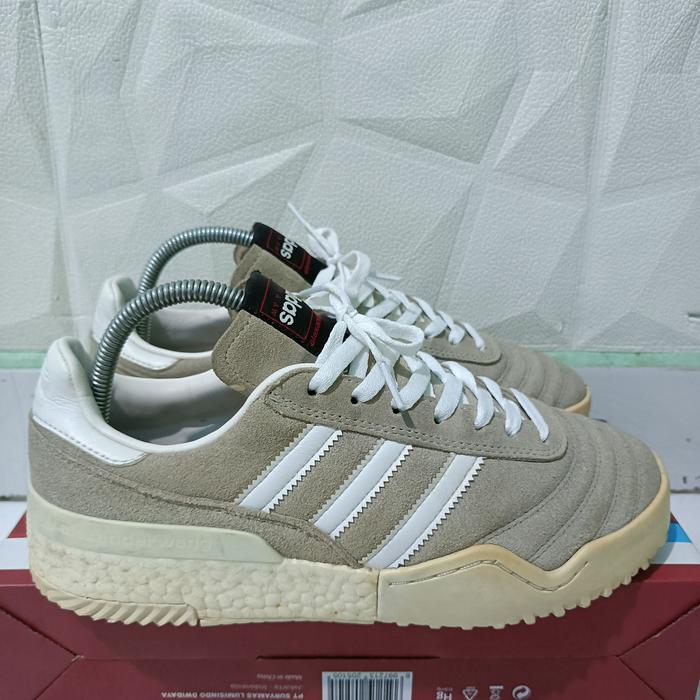sepatu Adidas x Alexander Wang second