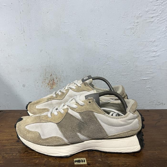 Sepatu second branded new balance 327 size 44
