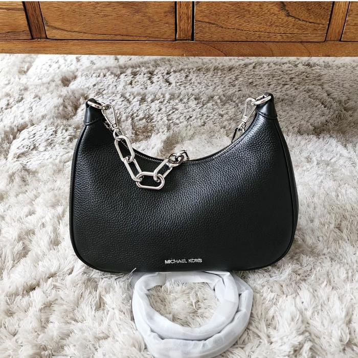 tas wanita mk cora large zip pouchette black ej