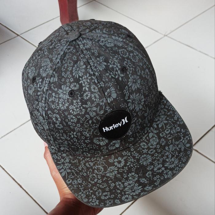 topi hurley second,topi hurley y