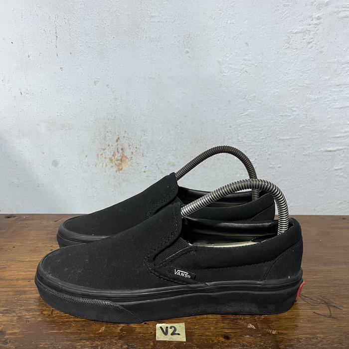 Sepatu second ori vans slip on classic size 37