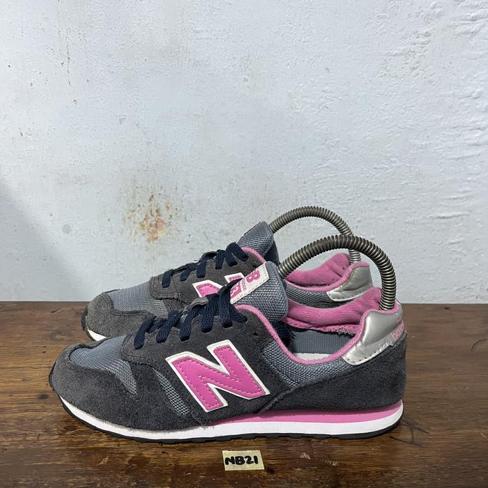 Sepatu second branded new balance 373 size 37