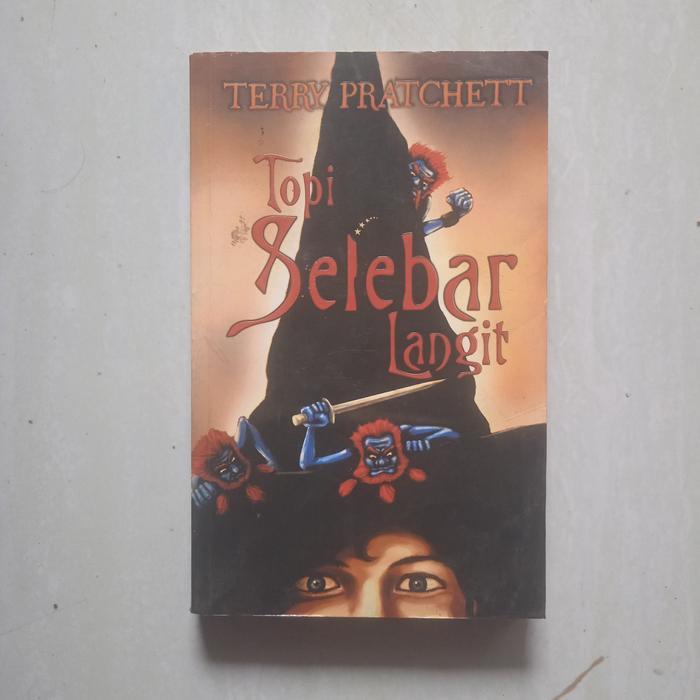 Topi Selebar Langit Terry Pratchett