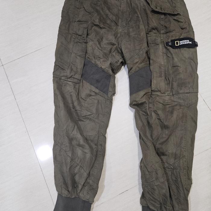 celana joger natgeo hijau