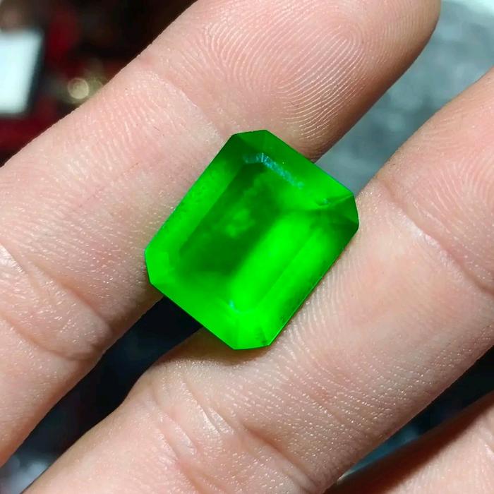batu zamrud Colombia natural asli dari alam