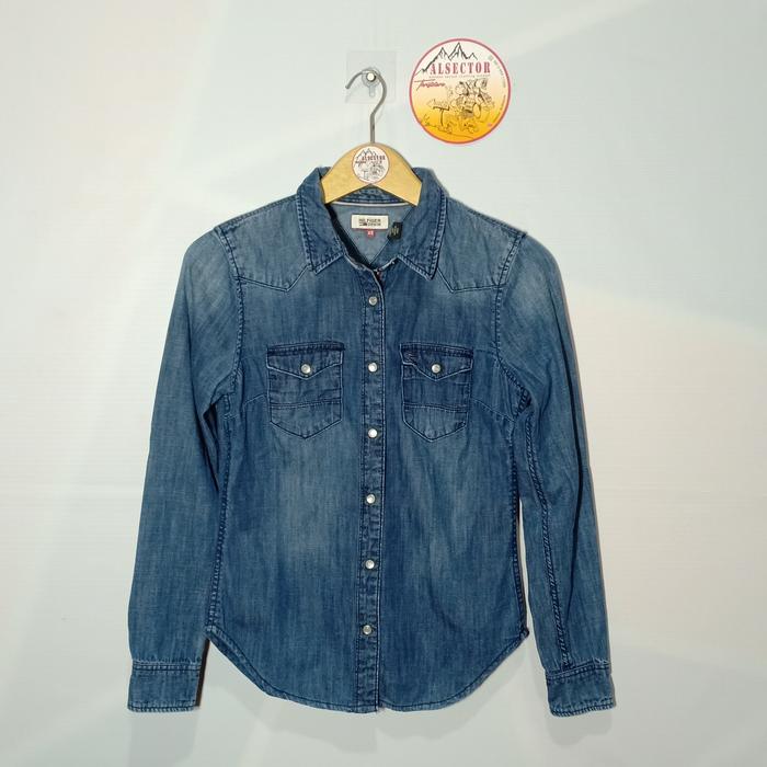 Kemeja Jeans Wanita TOMMY HILFIGER (preloved) KMD2011-002