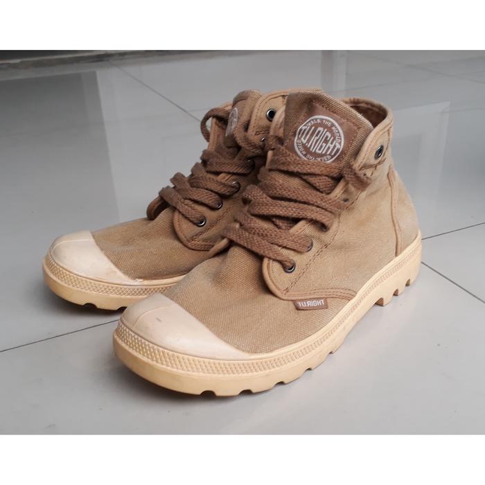 Sepatu Boot Kanvas No 42 mirip Palladium