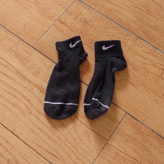 Kaos Kaki Brand Thrift Second Wear By Nike Black