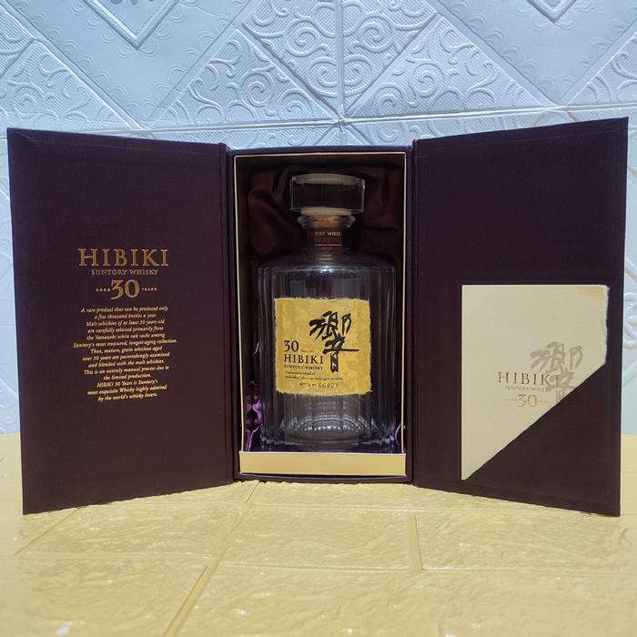 koleksi botol kosong bekas HIBIKI 30 ,700ml + box