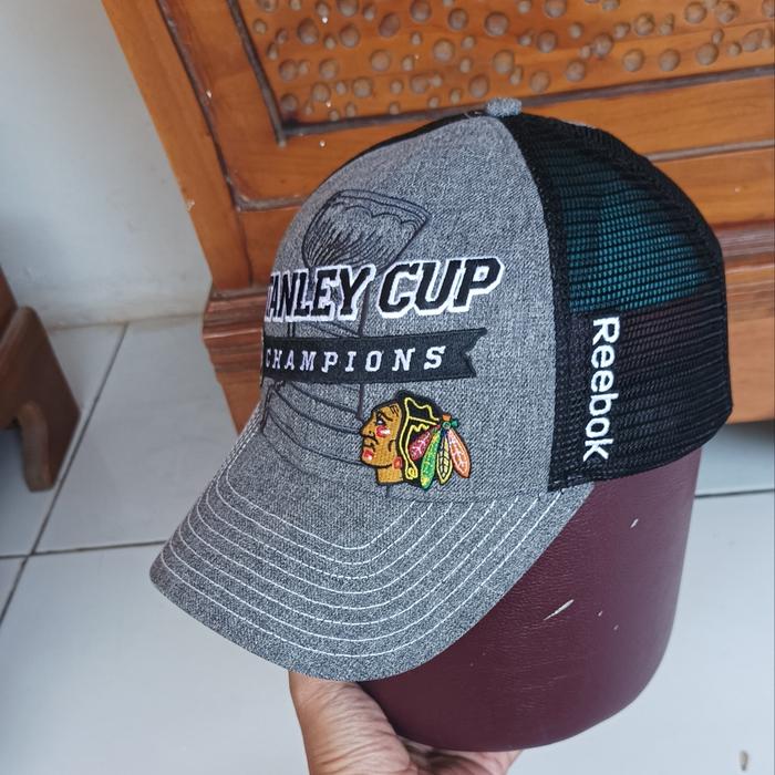 topi reebok blackhawk second