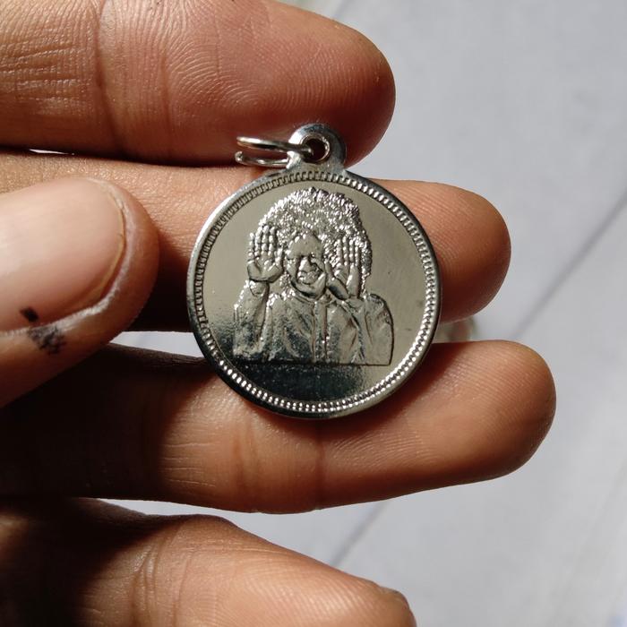 liontin Sirdhi Baba dan Sai Baba silver chrome