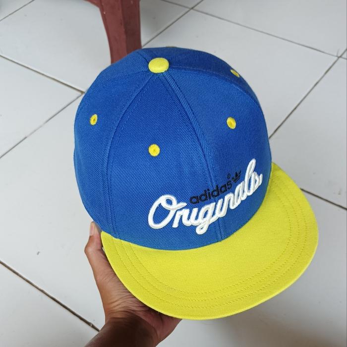 topi snapback adidas trefoil original