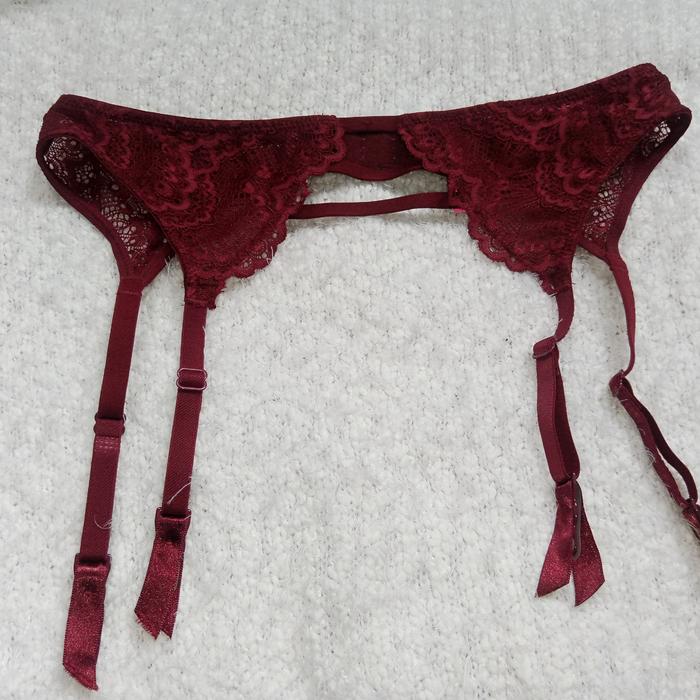 La Senza La Senza Garter size S Merah