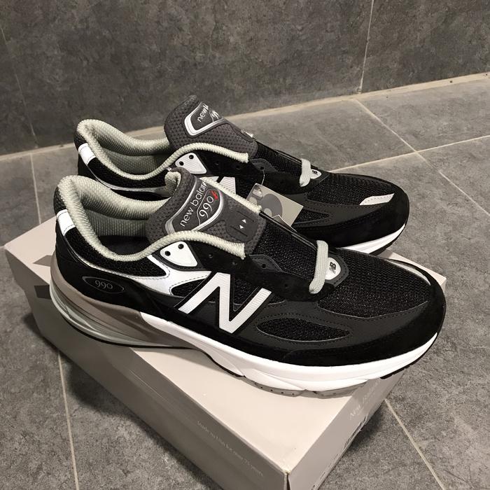 NB 990v6 Made in USA Black Silver Grey (M990BK6)