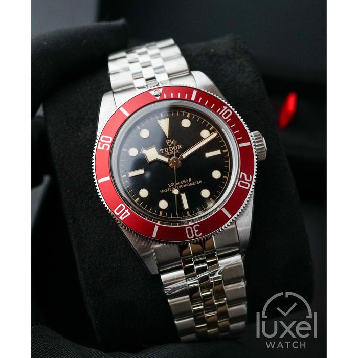 Jam Tangan Pria Tudor Black Bay 41 Black Dial Red Bezel Jubilee Bracelet M7941A1A0RU-0003 LNIB (2023