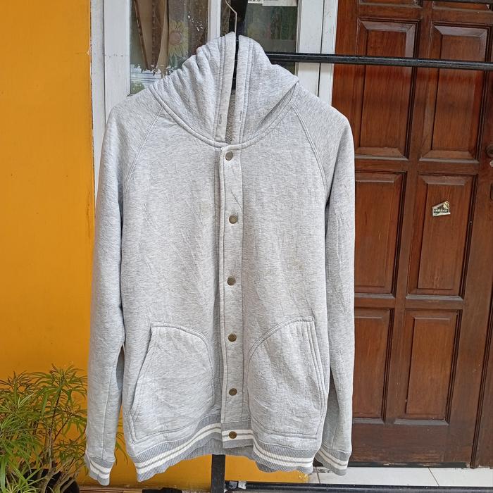 Jaket GU global Uniqlo L hitam thrift