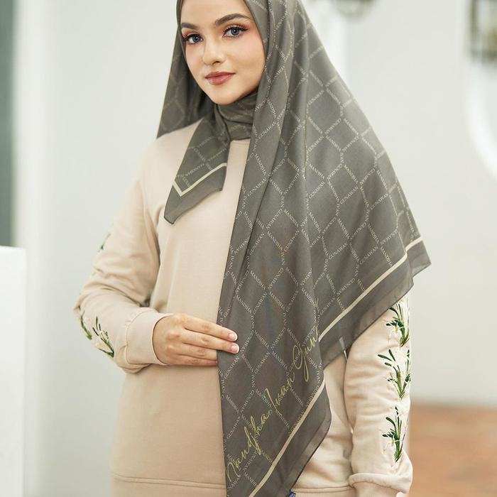 hijab mandjha ivan gunawan - monogram crown army
