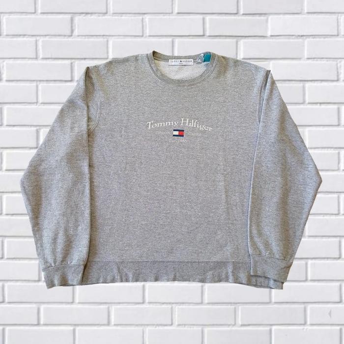 CREWNECK TOMMY HILFIGER, SIZE M (SECOND BRANDED) ABU-ABU, CN0115