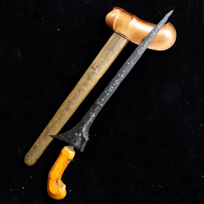 Keris Jalak Tilam Sari Pamor Udan Mas Tangguh Tuban Pajajaran Kuno Tua