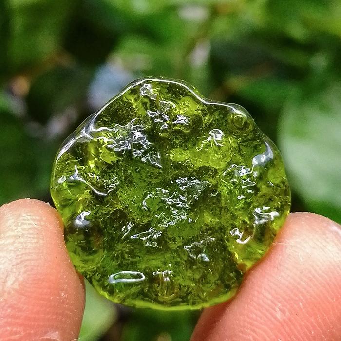 ASLI BATU PERMATA SATAM HIJAU METEOR HIJAU GREEN MOLDAVITE / TEKTITE 12ct 2, 2cm