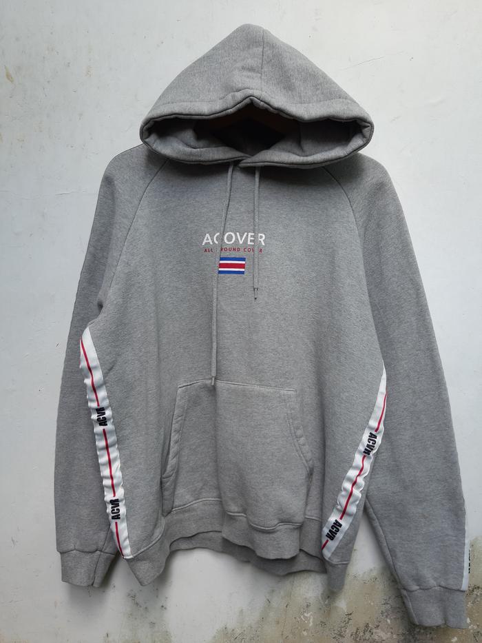 Hoodie Acover warna Abu-abu Small Script Taped Pullover Hoodie