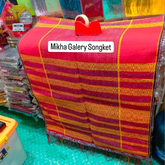 Ulos Ragihotang Merah Cabe lis hijau