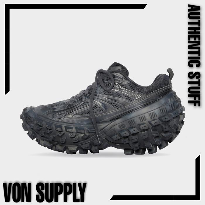 Balenciaga Men's Bouncer Panelled Chunky Sole Sneakers In Black EUR 42