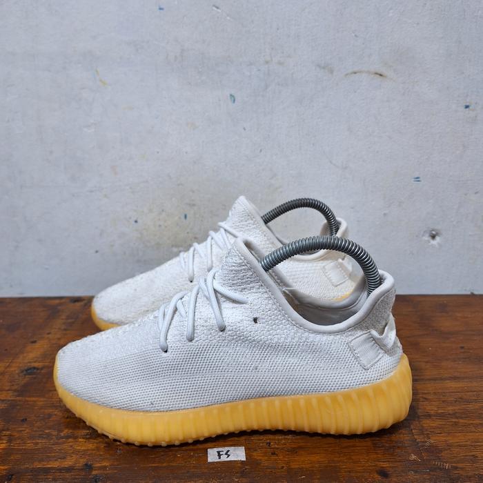 Sepatu second Branded Adidas yezzy 350 size 38