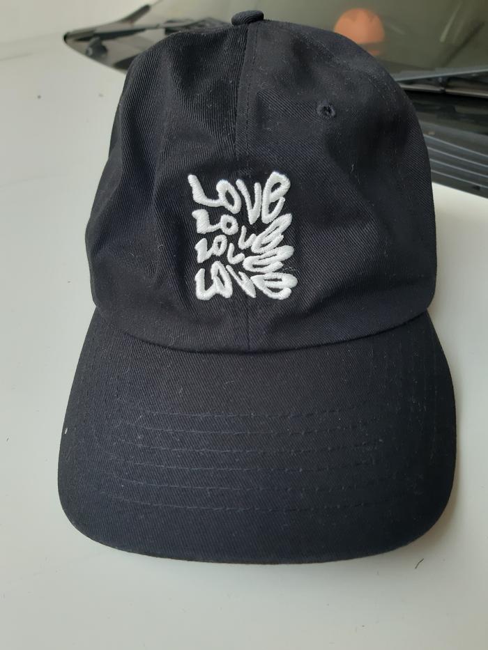 Topi Mark Gonzales warna Hitam Small Script Love Love Love Love