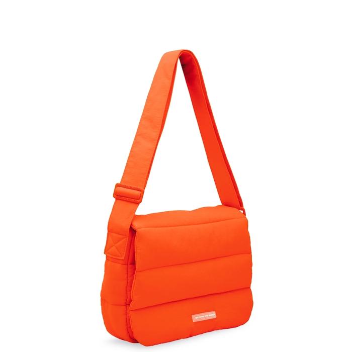 BTV BEYOND THE VINES poofy bag tas original