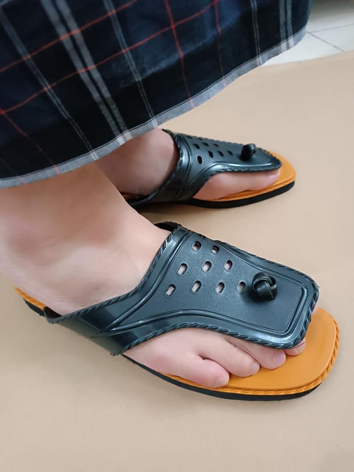 sendal Lily pria 2000 New Variant Biru dan Hitam Sandal Karet