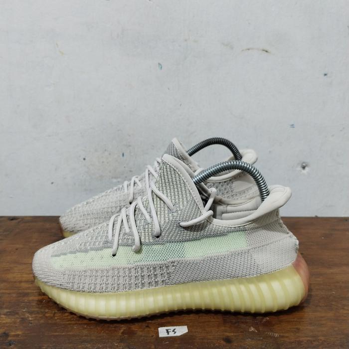 sepatu second ori adidas yezzy 350 citrin size 38