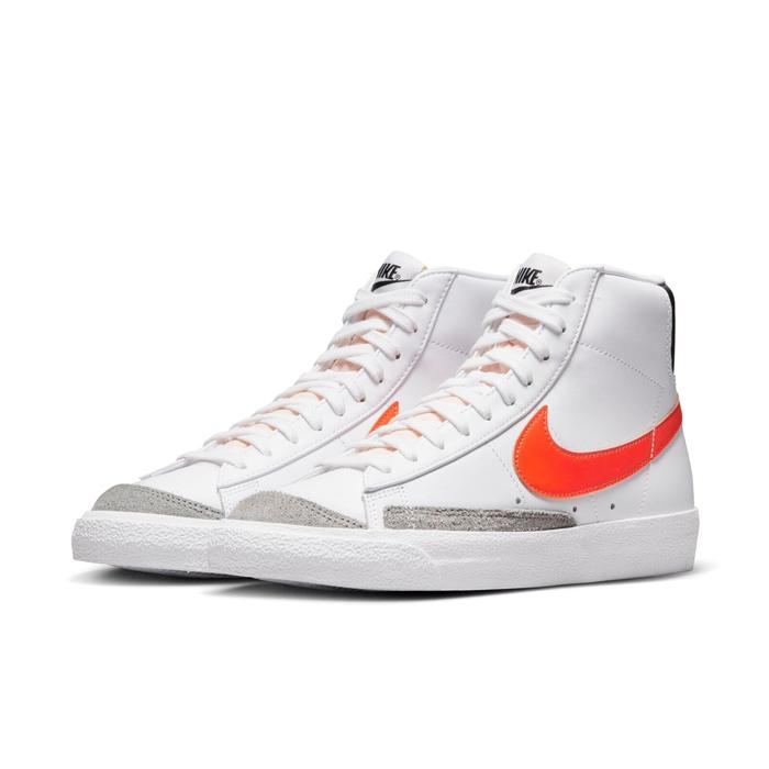 SEPATU SNEAKERS MENS NIKE BLAZER MID `77 VNTG white safety orange