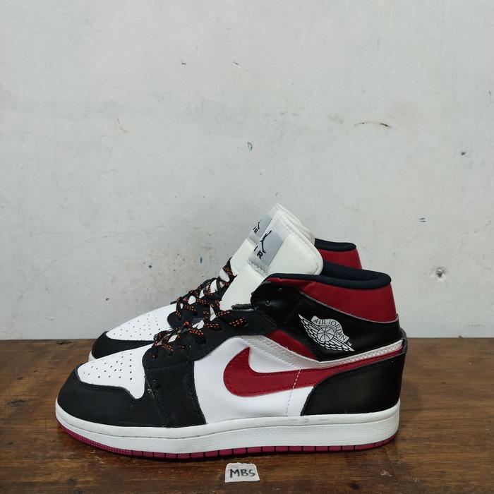 sepatu second brand nike aj1 mid size 40