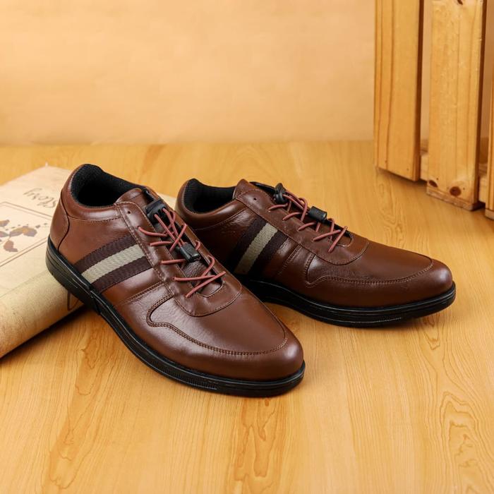 Sepatu kulit sepatu pria sepatu ORI casual sepatu kerja model : Bally