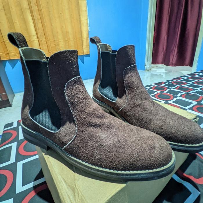 sepatu chelsea boots suede warna brown brygan second like new size 39