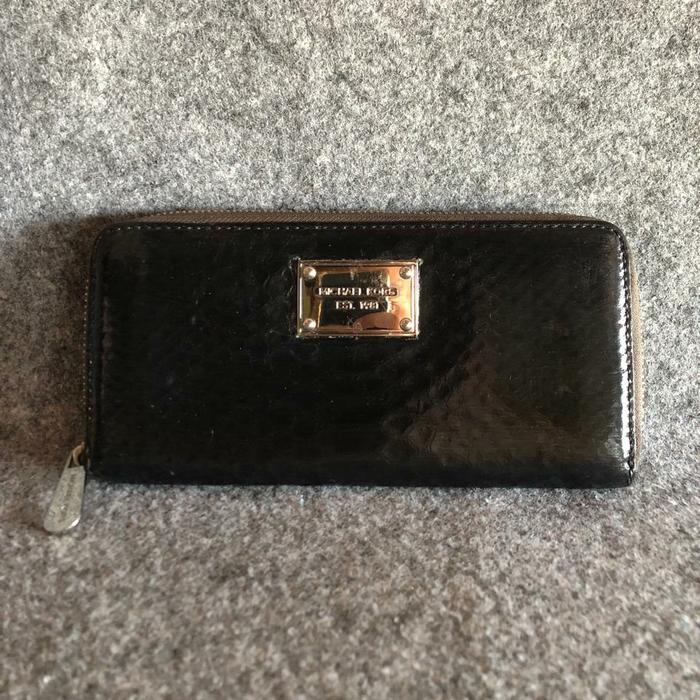 mk dompet original