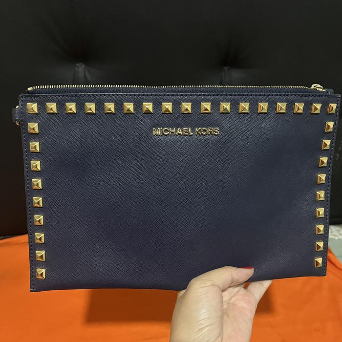 Preloved MK Clutch Bag Navy Ori
