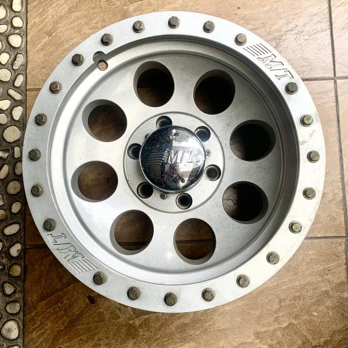 Velg mobil Mickey Thompson - 8x16 - PCD 139.7/6 - ET 12- untuk serep