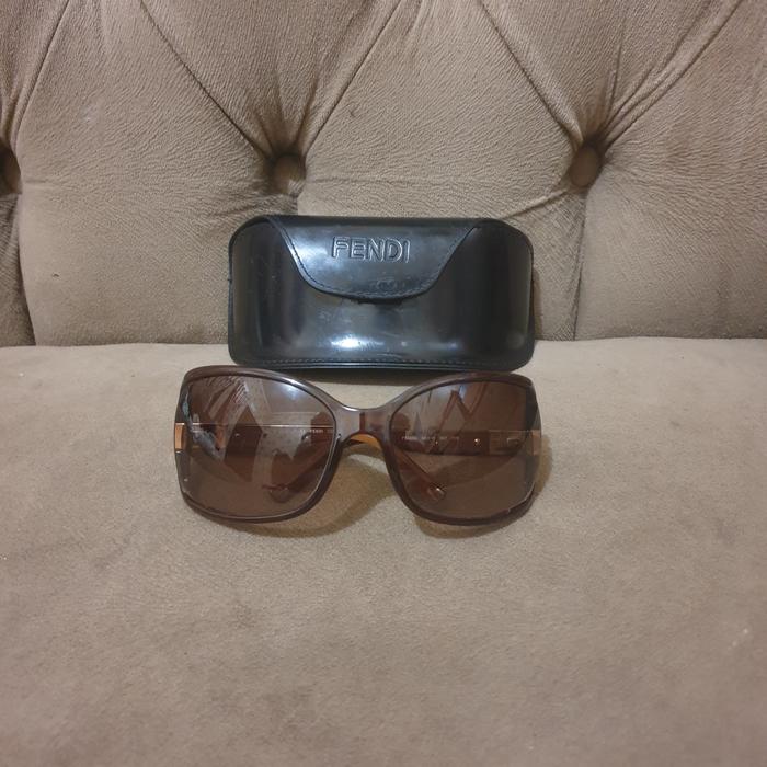 Mulus .authentic kacamata wanita .sunglasses fendi