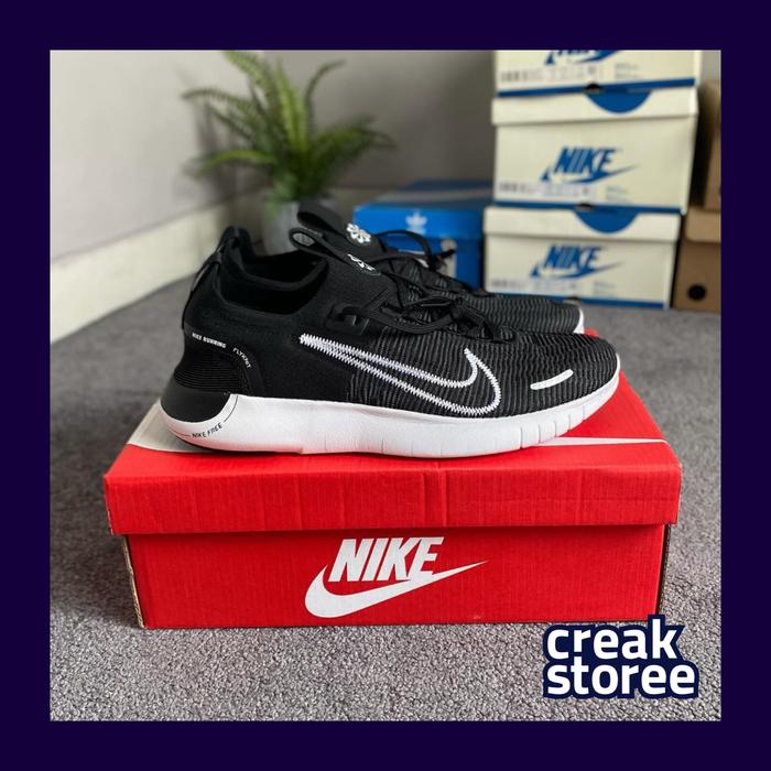 FREE RN RUN FLYKNIT NEXT NATURE BLACK WHITE