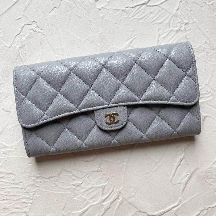 Chanel Classic Flap Caviar Long Wallet in Light Grey GHW