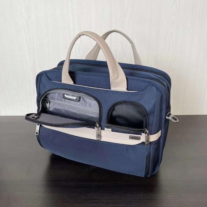 Tas Tumi expandable organizer second