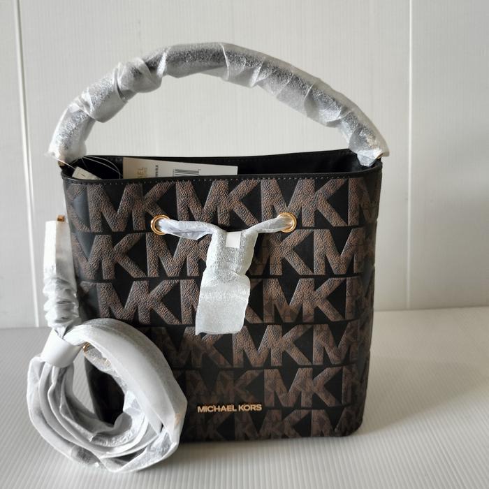 Tas wanita 35F1GU2M2B Suri Medium Bucket Messenger Bag Graphic Logo Mk