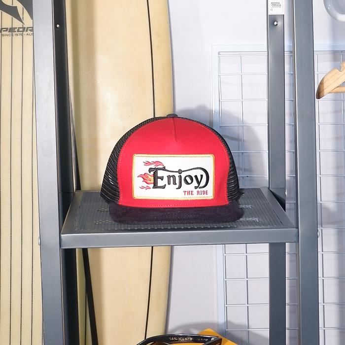 topi trucker enjoy